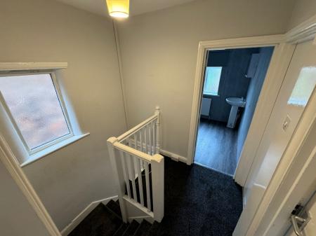 4 bedroom Semi-detached house to let in Greenfield Street, Dunkirk, Nottingham, NG7