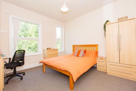 6 bedroom Detached house to let in Elm Tree Avenue, West Bridgford, NG2