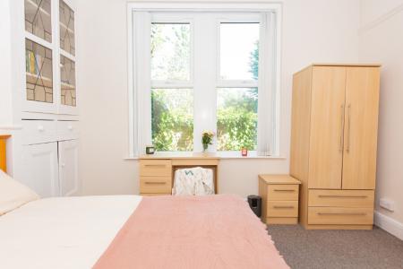 6 bedroom Detached house to let in Elm Tree Avenue, West Bridgford, NG2