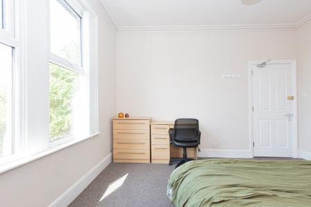 6 bedroom Detached house to let in Elm Tree Avenue, West Bridgford, NG2