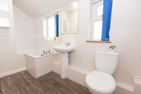 6 bedroom Terraced House to let in Melton Road, West Bridgford, NG2