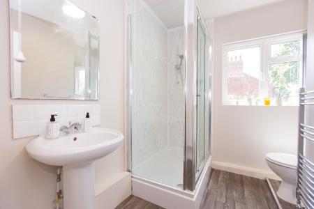 6 bedroom Terraced House to let in Melton Road, West Bridgford, NG2