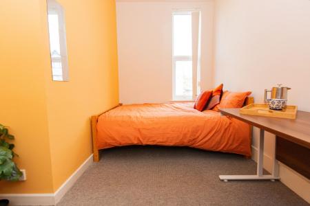 6 bedroom Terraced House to let in Melton Road, West Bridgford, NG2