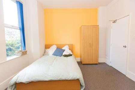 6 bedroom Terraced House to let in Melton Road, West Bridgford, NG2