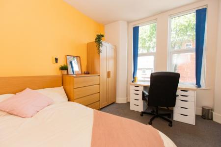6 bedroom Terraced House to let in Melton Road, West Bridgford, NG2