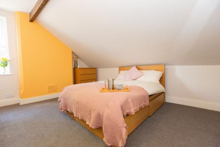 6 bedroom Terraced House to let in Melton Road, West Bridgford, NG2