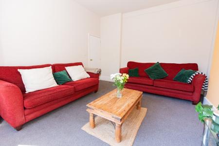6 bedroom Terraced House to let in Melton Road, West Bridgford, NG2