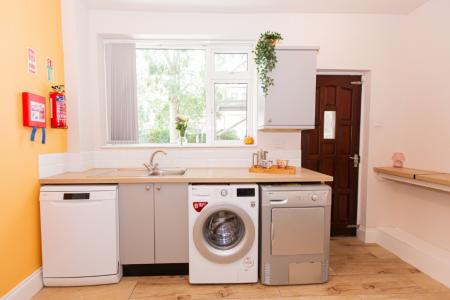 6 bedroom Terraced House to let in Melton Road, West Bridgford, NG2