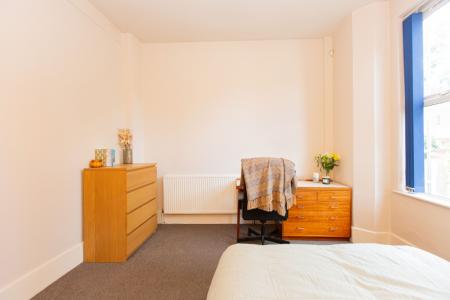 6 bedroom Terraced House to let in Melton Road, West Bridgford, NG2