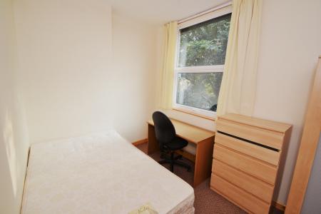 7 bedroom Semi-detached house to let in Derby Grove, Lenton, Nottingham, NG7