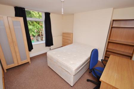 7 bedroom Semi-detached house to let in Derby Grove, Lenton, Nottingham, NG7