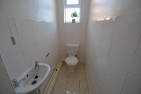 5 bedroom Detached house to let in Derby Road, Lenton, Nottingham, NG7