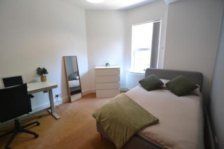 5 bedroom Detached house to let in Derby Road, Lenton, Nottingham, NG7