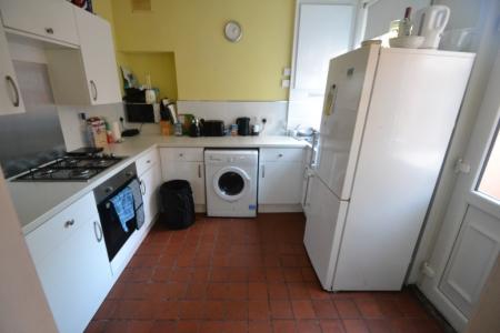 4 bedroom Semi-detached house to let in Elmsthorpe Avenue, Lenton, Nottingham, NG7