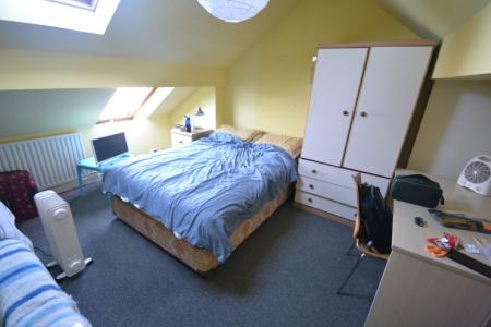 4 bedroom Semi-detached house to let in Elmsthorpe Avenue, Lenton, Nottingham, NG7
