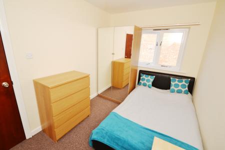 6 bedroom Semi-detached house to let in Ilkeston Road, Lenton, Nottingham, NG7