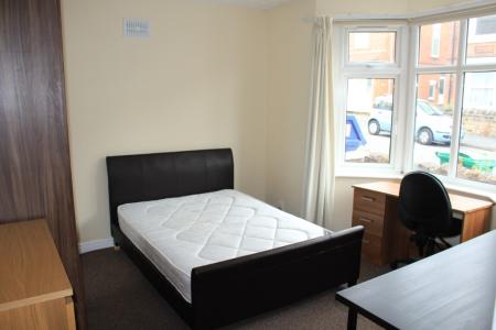 5 bedroom Semi-detached house to let in Johnson Road, Lenton, Nottingham, NG7