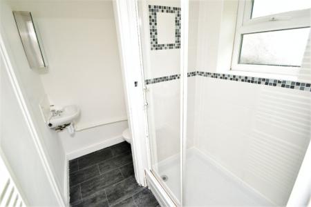 5 bedroom Semi-detached house to let in Johnson Road, Lenton, Nottingham, NG7