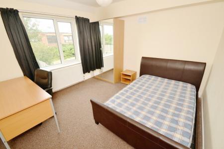 5 bedroom Semi-detached house to let in Johnson Road, Lenton, Nottingham, NG7