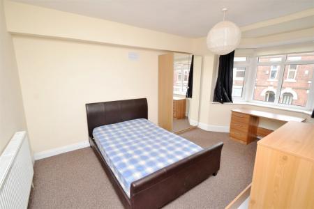 5 bedroom Semi-detached house to let in Johnson Road, Lenton, Nottingham, NG7