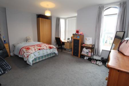 6 bedroom Semi-detached house to let in Lenton Boulevard, Lenton, Nottingham, NG7