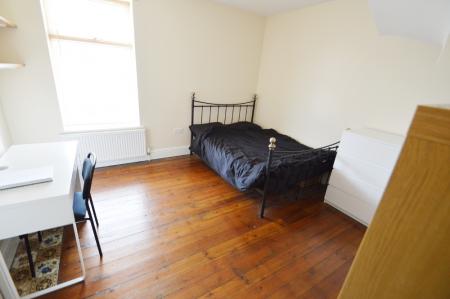 4 bedroom Terraced House to let in City Road, Dunkirk, Nottingham, NG7