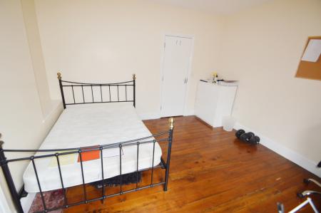 4 bedroom Terraced House to let in City Road, Dunkirk, Nottingham, NG7