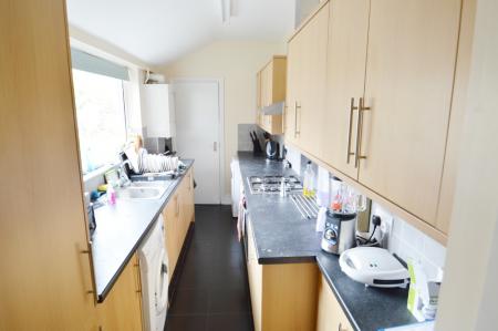 4 bedroom Terraced House to let in City Road, Dunkirk, Nottingham, NG7