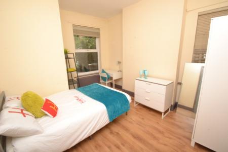 6 bedroom Detached house to let in Johnson Road, Lenton, Nottingham, NG7