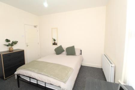 3 bedroom Detached house to let in Beeston Road, Dunkirk, Nottingham, NG7