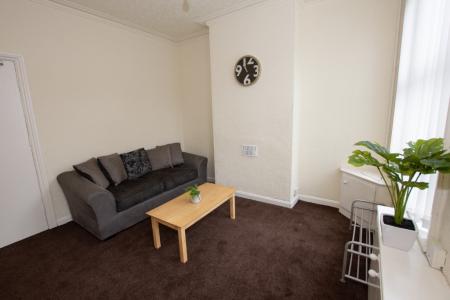 3 bedroom Terraced House to let in Beeston Road, Nottingham, NG7