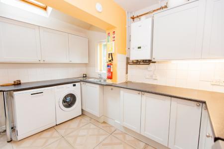 5 bedroom Detached house to let in Charnwood Grove, West Bridgford, NG2