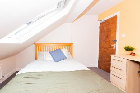 5 bedroom Detached house to let in Charnwood Grove, West Bridgford, NG2