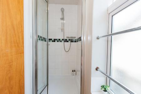 5 bedroom Detached house to let in Charnwood Grove, West Bridgford, NG2