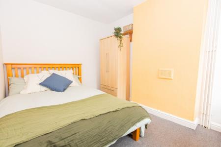 5 bedroom Detached house to let in Charnwood Grove, West Bridgford, NG2