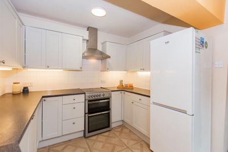 5 bedroom Detached house to let in Charnwood Grove, West Bridgford, NG2