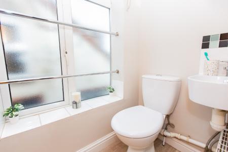 5 bedroom Detached house to let in Charnwood Grove, West Bridgford, NG2