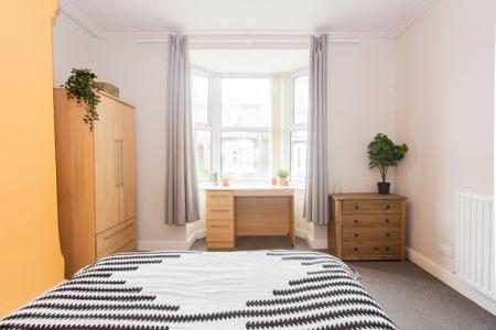 5 bedroom Detached house to let in Charnwood Grove, West Bridgford, NG2