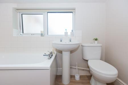 5 bedroom Detached house to let in Charnwood Grove, West Bridgford, NG2