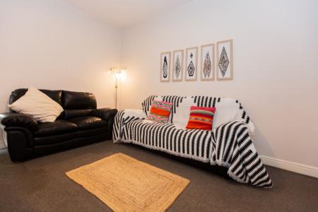 5 bedroom Detached house to let in Charnwood Grove, West Bridgford, NG2