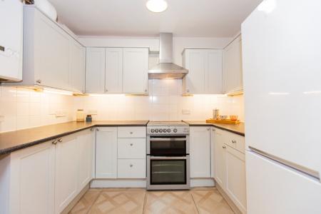 5 bedroom Detached house to let in Charnwood Grove, West Bridgford, NG2