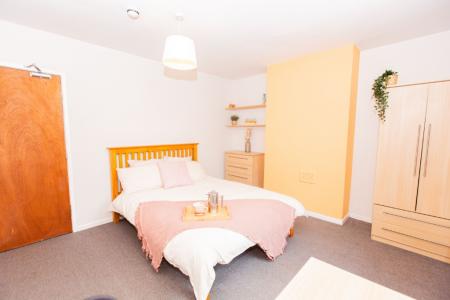 5 bedroom Detached house to let in Charnwood Grove, West Bridgford, NG2