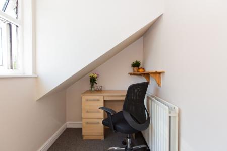 5 bedroom Detached house to let in Charnwood Grove, West Bridgford, NG2