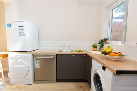 5 bedroom Detached house to let in Charnwood Grove, West Bridgford, NG2