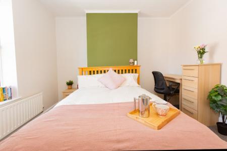 5 bedroom Detached house to let in Charnwood Grove, West Bridgford, NG2