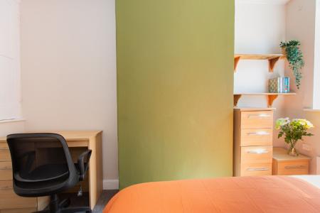 5 bedroom Detached house to let in Charnwood Grove, West Bridgford, NG2