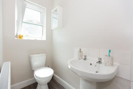 5 bedroom Detached house to let in Charnwood Grove, West Bridgford, NG2