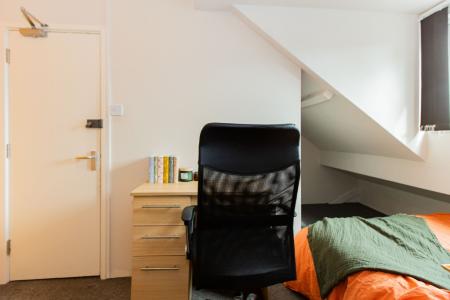 5 bedroom Detached house to let in Hart Street, Lenton, Nottingham, NG7