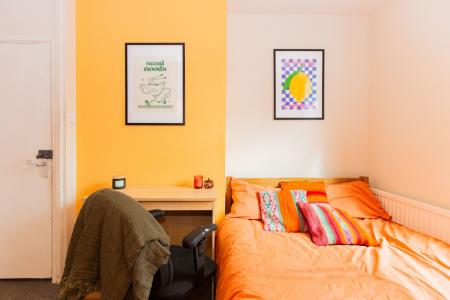 5 bedroom Detached house to let in Hart Street, Lenton, Nottingham, NG7