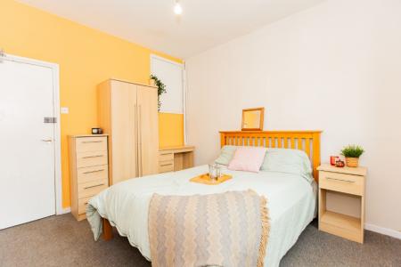 5 bedroom Detached house to let in Hart Street, Lenton, Nottingham, NG7